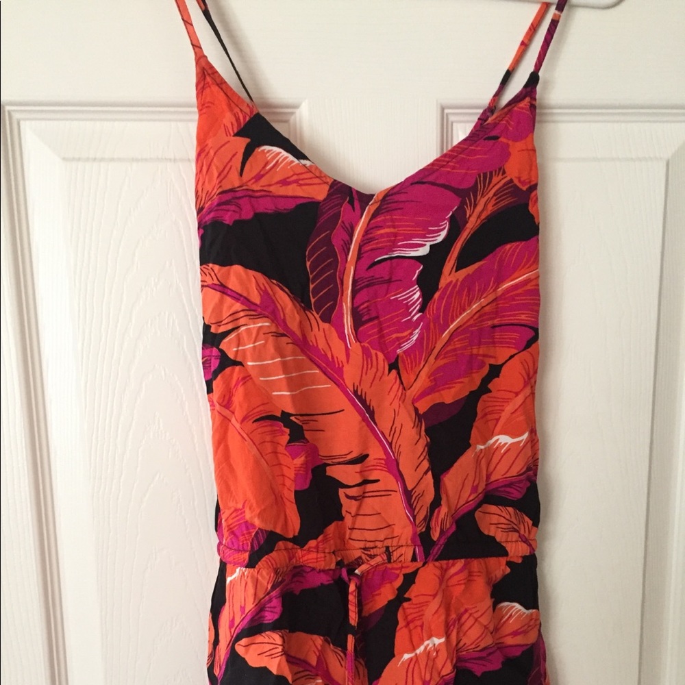 Old Navy Floral lightweight romper XS